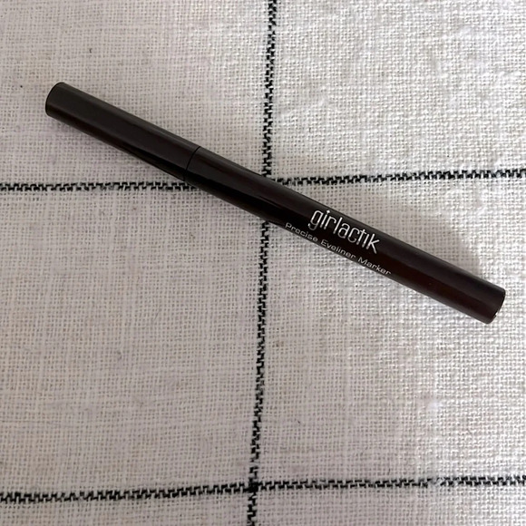 Girlactik Perfect Pair Eyeliner Duo - Picture 5 of 6